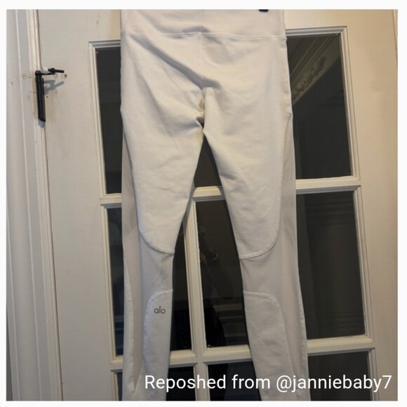 ALO Yoga White Leggings - Picture 5 of 5